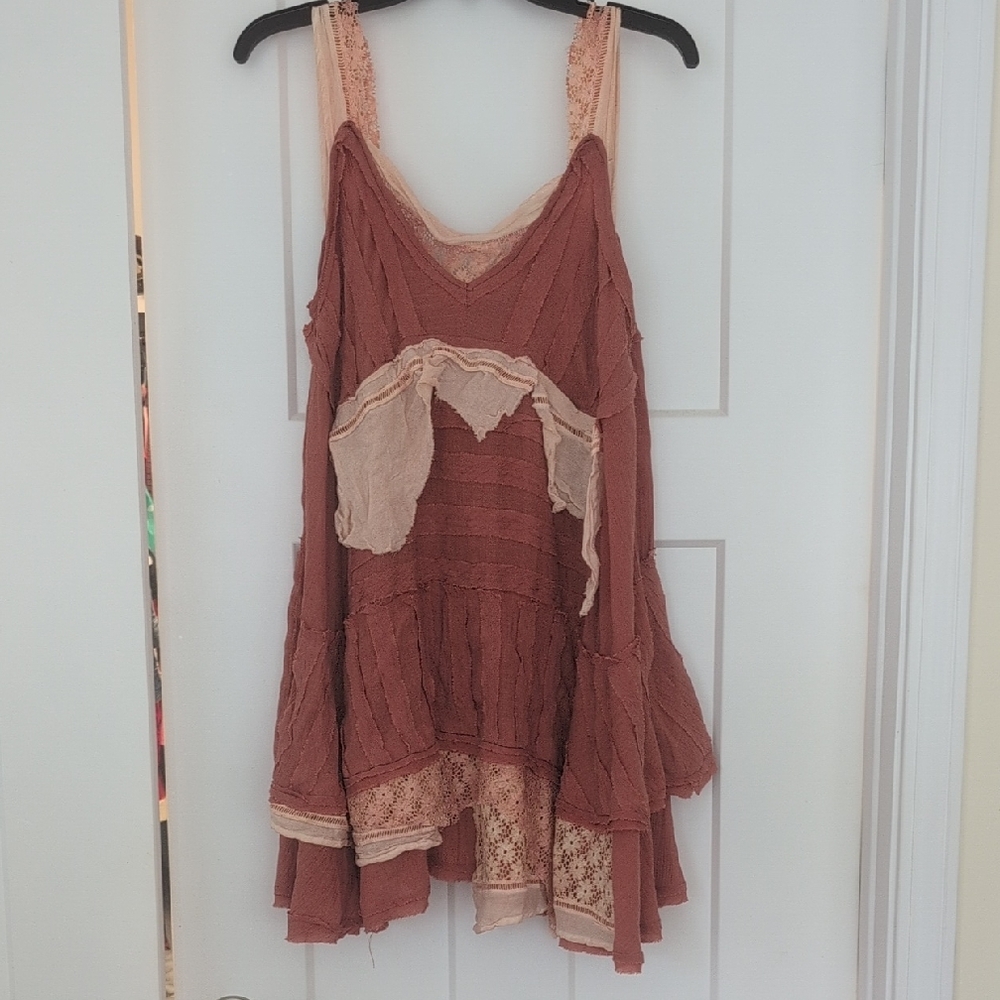 Women's Lace Trim Tunic Top - Rust and Cream